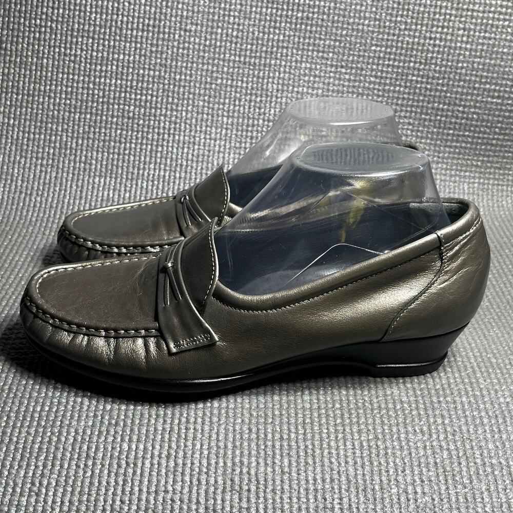 SAS Easier Penny Loafers Womens Size 8.5N Pewter Leather Slip On Wedge Heel